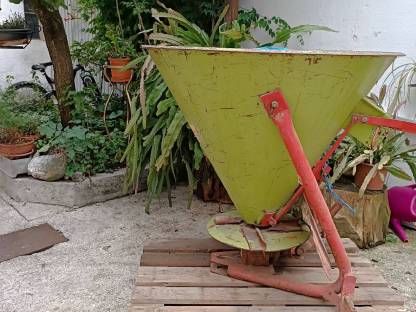 Bild 4:Düngerstreuer HEKTOR