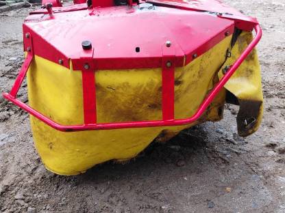 Bild 4:Frontmähwerk Pöttinger 220 Alpin