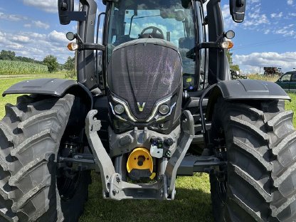 Bild 7:Valtra N175D Neuschlepper