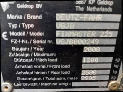 Bild 8:Rundballenpresse Deutz-Fahr Festkammerpresse Fixmaster 225