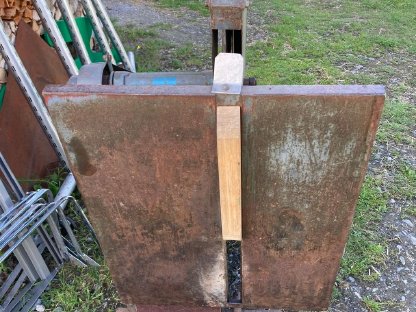 Bild 2:Wipp-Kreissäge