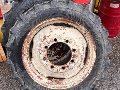 Bild 4:Felgen für Steyr Pflegebereifung