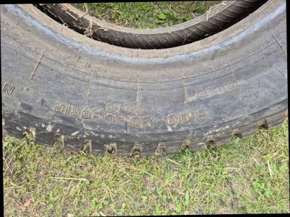 Bild 5:2 Stk. Reifen 9.0-20