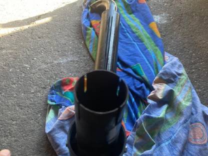 Bild 2:Auspuff New Holland T5040