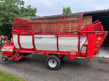 Bild 3:Pöttinger Ladewagen Ernteboss 2