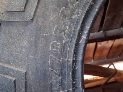 Bild 5:Gebrauchter Traktorreifen