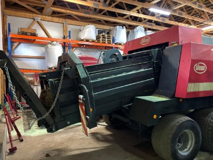 Bild 6:Quaderpresse Vicon LB12100