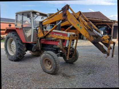 Steyr 8100 mit Hauer Frontlader
