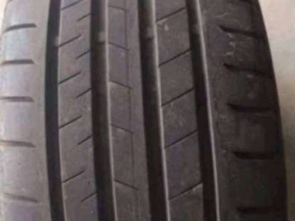 Bridgestone 245/50R19 105W