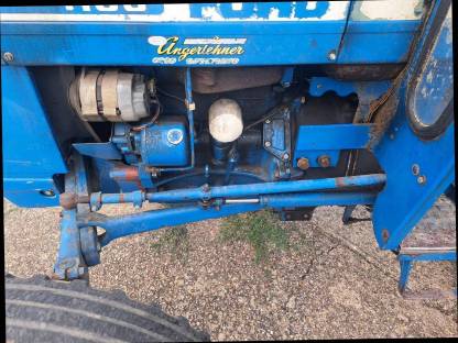Bild 6:Traktor Ford 4100