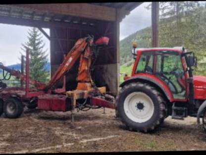 Bild 5:Forstanhänger mit Penz Kran