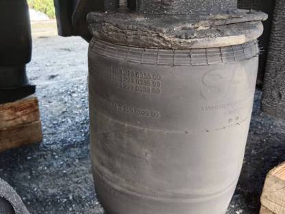 Bild 2:LKW Auflieger Luftbalg SAF