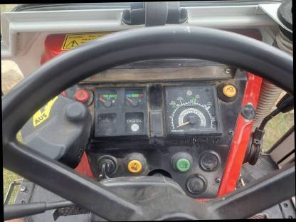 Bild 9:Traktor Steyr 8075 AP