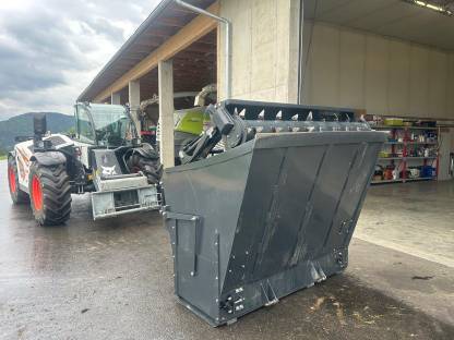 Bild 3:Futterfrässchaufel