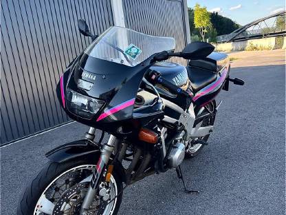 Bild 5:Yamaha FZR 500 Oldtimer mit Pickerl neu