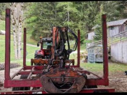 Bild 3:Forstanhänger mit Penz Kran