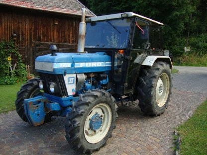 Bild 3:Ford Allrad Traktor 3610