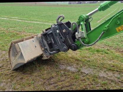 Bild 4:Hitachi ZX 130-7 Kettenbagger 90h Oilquick Neuwertig Bj. 9/23