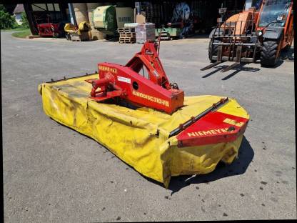 Bild 5:Frontmähwerk Niemeyer Eurodisc 310