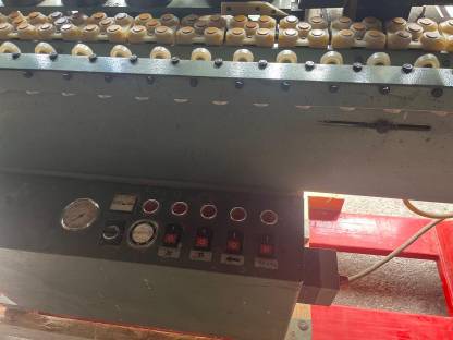 Bild 6:Holzher Kantenanleimmaschine