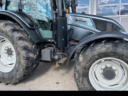 Bild 4:Valtra Traktor 123N, Bulldog