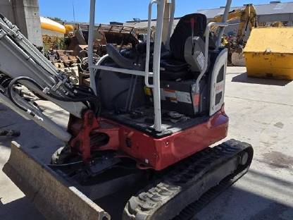 Bild 2:Takeuchi TB325R
