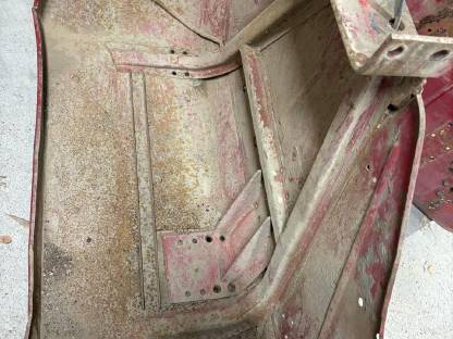 Bild 4:Kotflügel Steyr Plus 1100