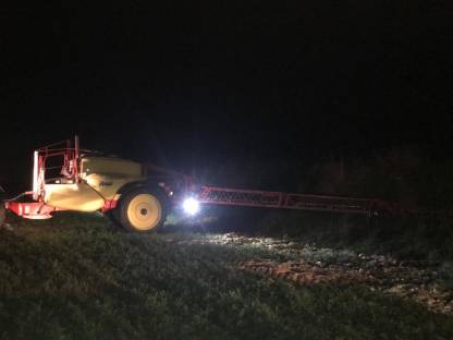 Bild 6:Feldspritze Rau Phönix B40