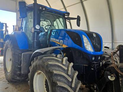 New Holland T7 230