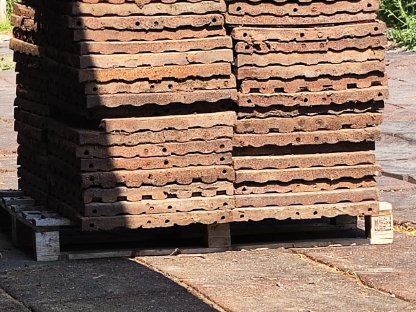 Bild 3:Robuste Fallschutzmatten, viereckig, ideal für Pferde