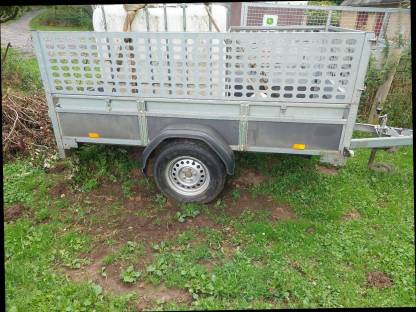 Bild 3:Pkw Anhänger Saris