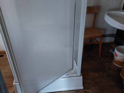 Bild 3:Standduschkabine