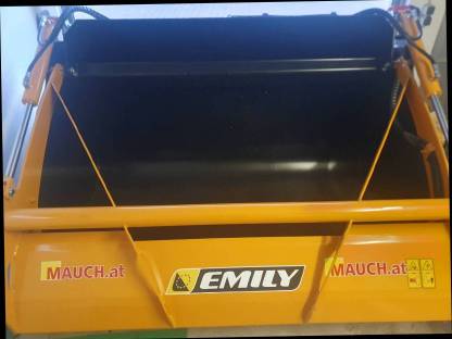 Emily Frässchaufel mit Weidemann Aufnahme