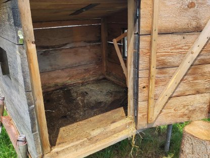 Bild 2:Hasen-Käfige