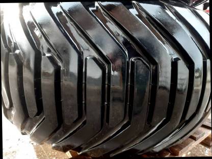 Bild 2:Kompletträder 600/55-22.5 mit 8-Loch-Felge