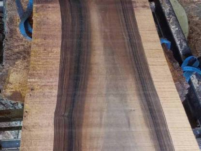 Bild 8:Holzbohlen - Eiche, Esche, Kastanie, Nuss, Kirsche