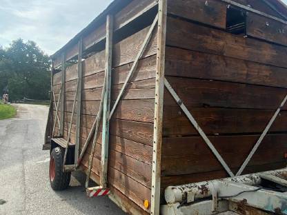 Bild 2:Viehanhänger