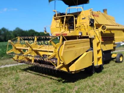 New Holland 8030