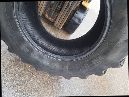 Bild 3:Reifen 540/65 R28 Michelin