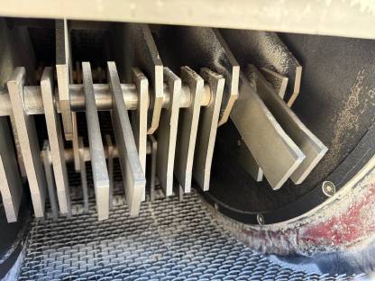 Bild 3:Gezogene Mahl- und Mischanlage