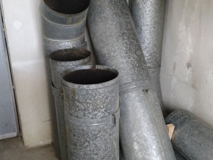 Bild 3:Warmluftrohre für Umluft (Spänexofen) Ofen