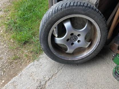 Bild 4:Autoreifen mit Felgen Kumho Winterreifen 225/45 R17