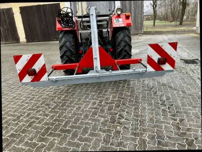 Bild 2:Ballengabel mit Schutz und Beleuchtung