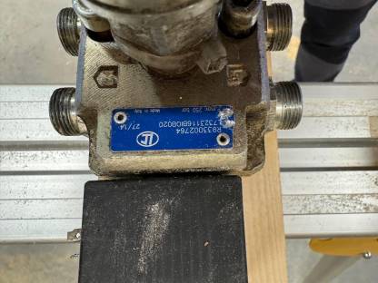 Bild 2:3 Funktion 12 V für Frontlader