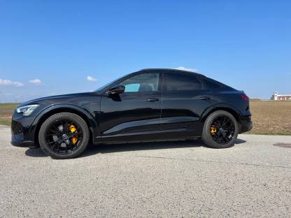 Bild 2:Audi Etron Sportback Black Edition, Werksgarantie bis 9.2027