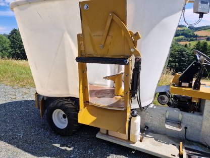 Bild 3:Mammut Selbstfahrender Futtermischer PM 2.5 SFB