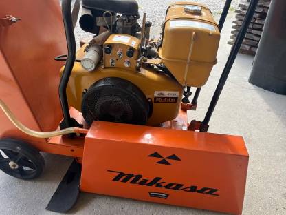 Bild 3:Asphalt Betonschneider Mikasa MCD-218