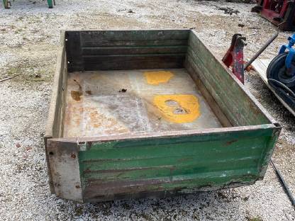 Bild 2:Heckschaufel mechanisch kippbar