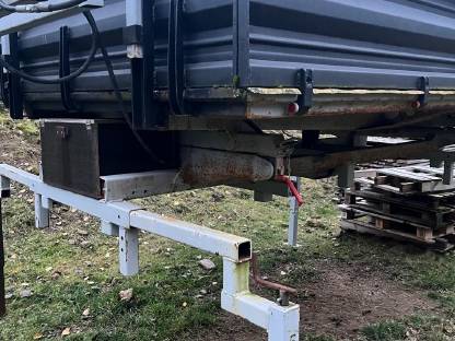 Bild 3:Kipperplateau für Krananhänger