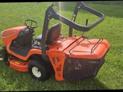 Bild 9:Rasentraktor Kubota 1600